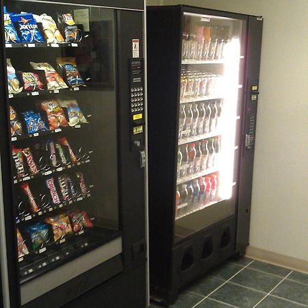 Super 8 By Wyndham Newburgh/West Point Stewart Intl Airport Motel Екстериор снимка