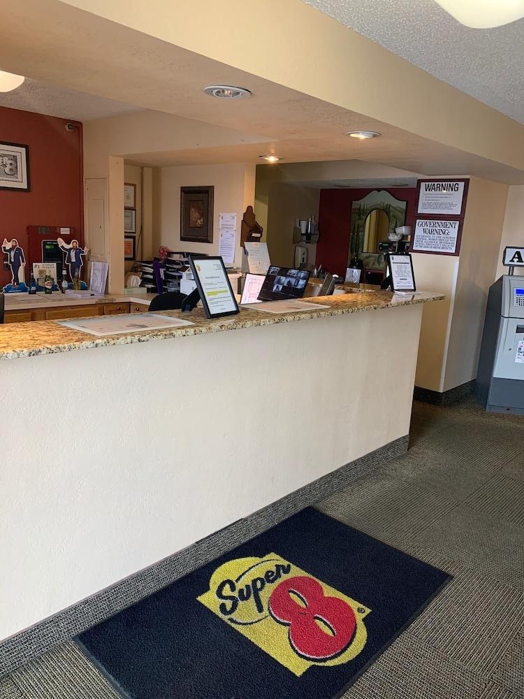 Super 8 By Wyndham Newburgh/West Point Stewart Intl Airport Motel Екстериор снимка