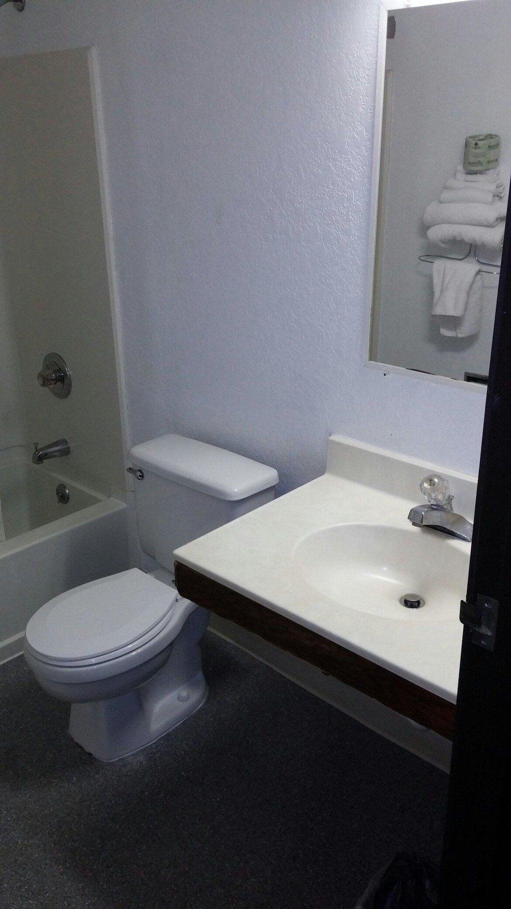 Super 8 By Wyndham Newburgh/West Point Stewart Intl Airport Motel Екстериор снимка