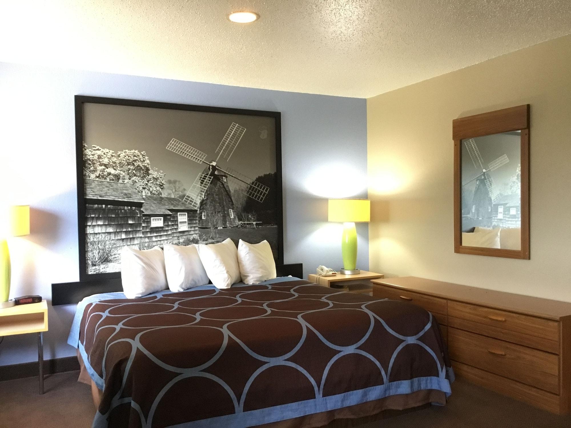 Super 8 By Wyndham Newburgh/West Point Stewart Intl Airport Motel Екстериор снимка