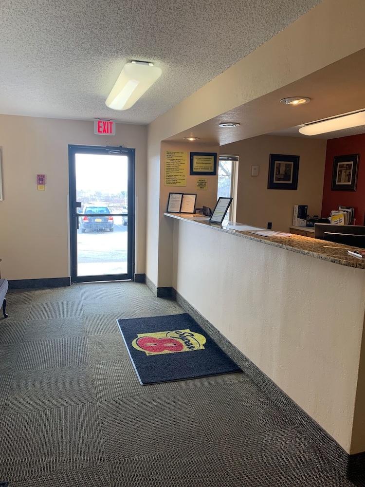 Super 8 By Wyndham Newburgh/West Point Stewart Intl Airport Motel Екстериор снимка