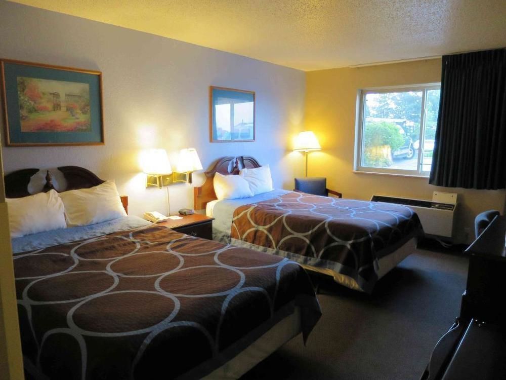 Super 8 By Wyndham Newburgh/West Point Stewart Intl Airport Motel Екстериор снимка