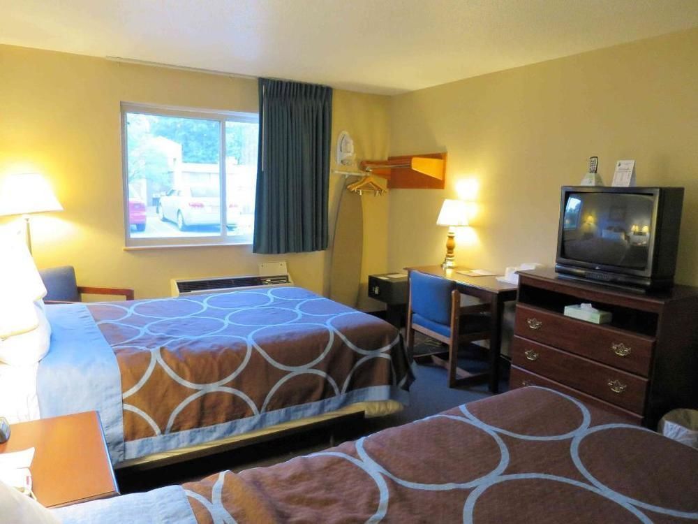 Super 8 By Wyndham Newburgh/West Point Stewart Intl Airport Motel Екстериор снимка