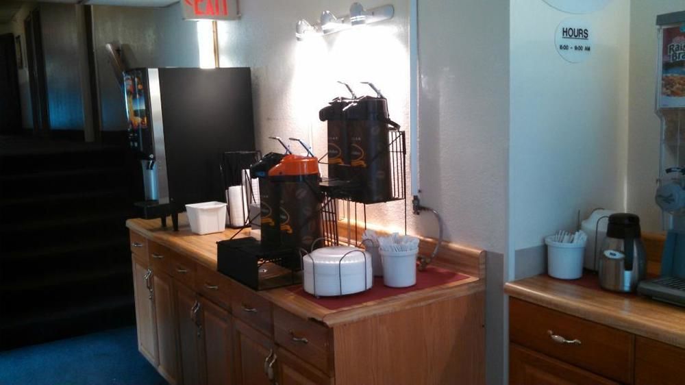 Super 8 By Wyndham Newburgh/West Point Stewart Intl Airport Motel Екстериор снимка